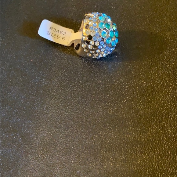 Ring - Picture 2 of 3